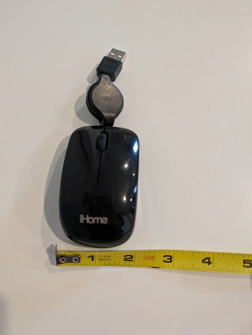 iHome Black Wired Optical Mouse with Retractable Cable Reel